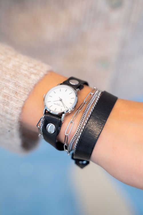 Zwart horloge met dubbele band