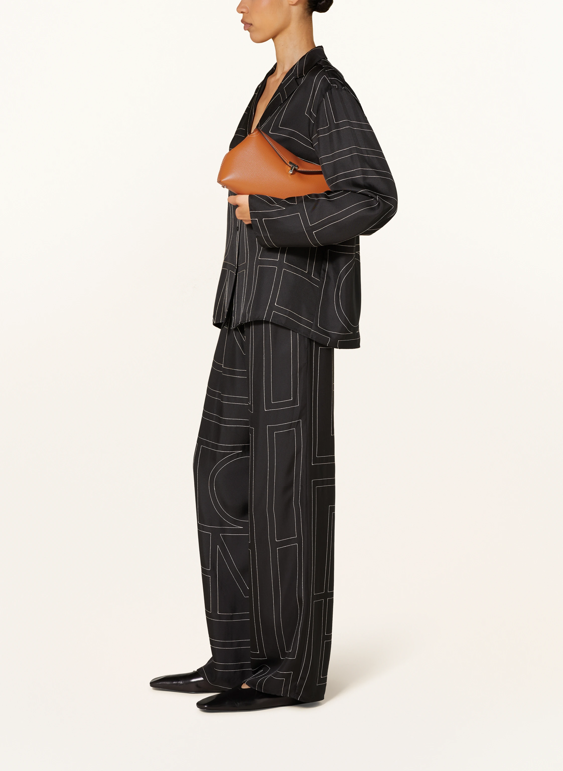 TOTEME Clutch T-LOCK