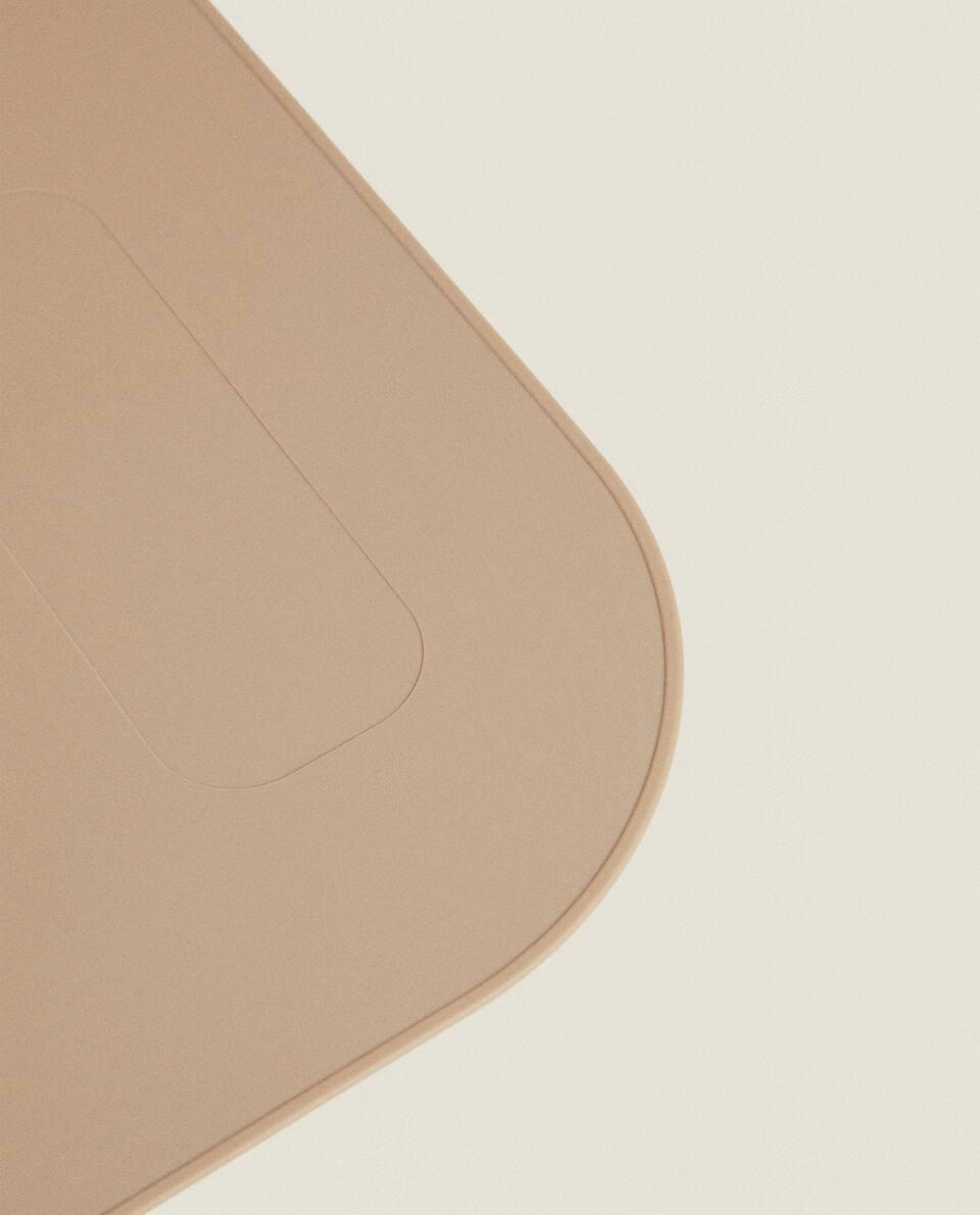 Utensílios de mesa infantis em silicone com formato de urso