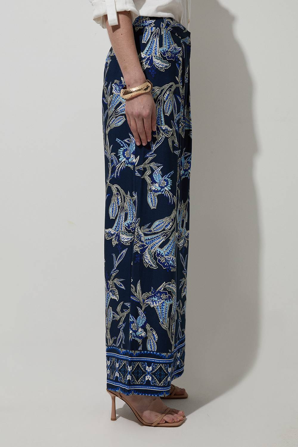 KarenMillen Pantalon droit tissé en viscose et lin à imprimé floral miroitant