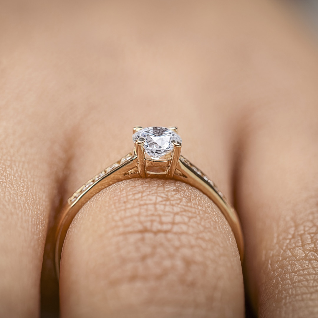 Verlobungsring 750/18 K Gelbgold mit Diamanten 0.72 ct H/si