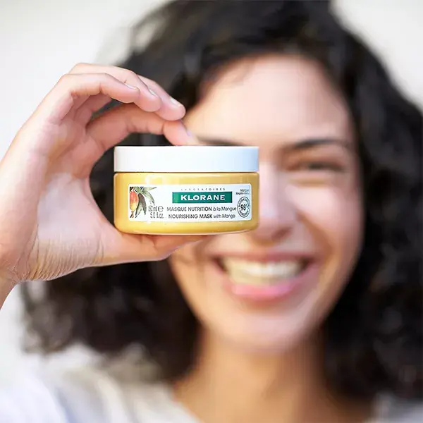 Máscara capilar nutritiva com manteiga de manga Klorane 150ml
