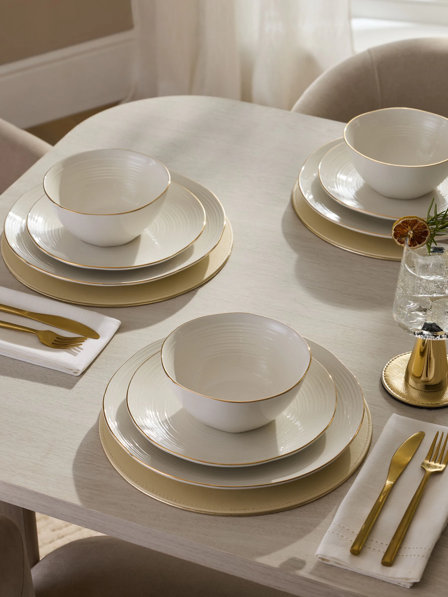 12-delig Kya servies