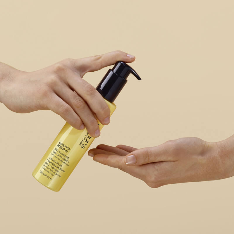 Crème d'huile nourrissante riche Essence Absolue Shu Uemura 150ML
