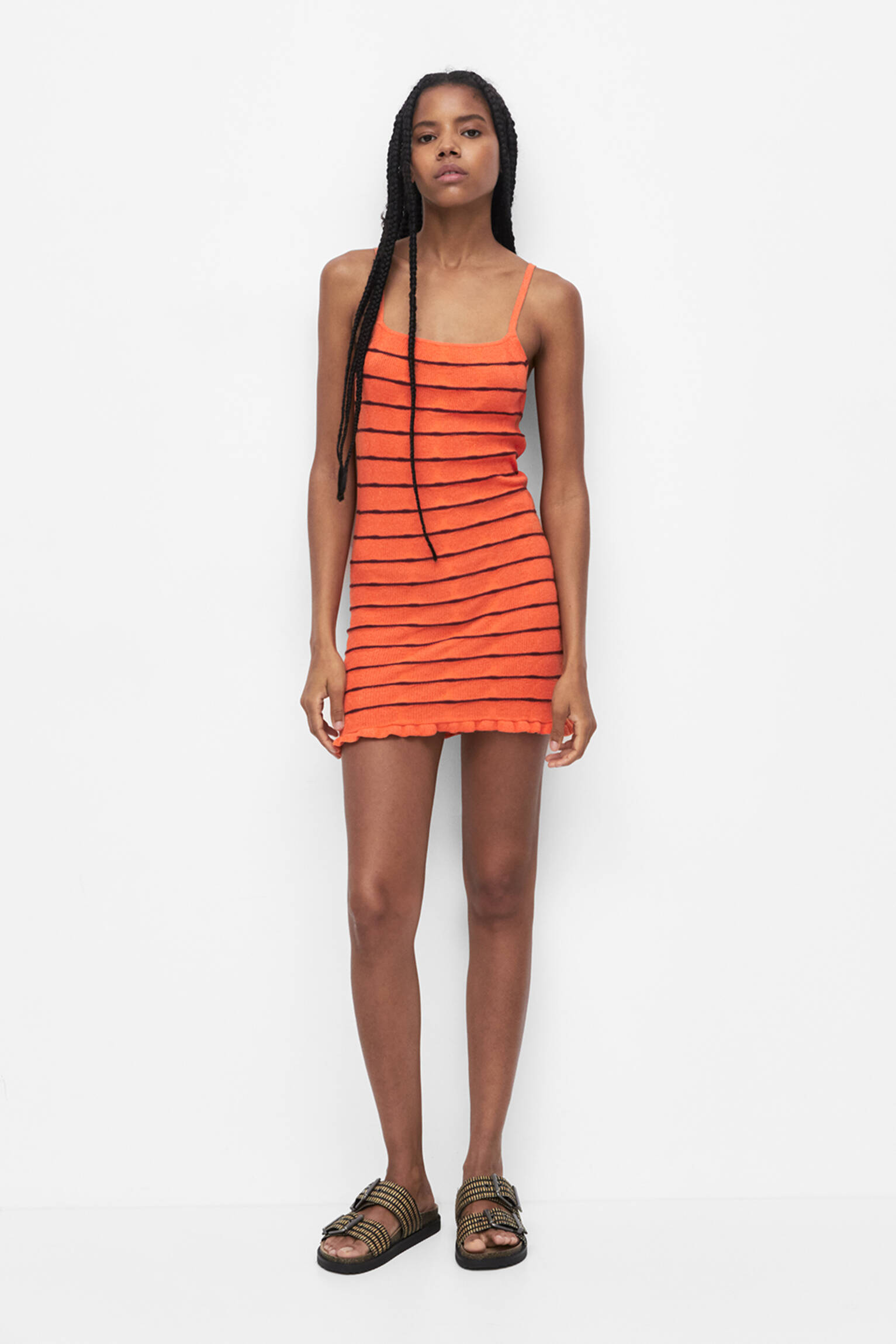 VESTIDO DE MALHA TEXTURIZADA LISTRADA - LARANJA