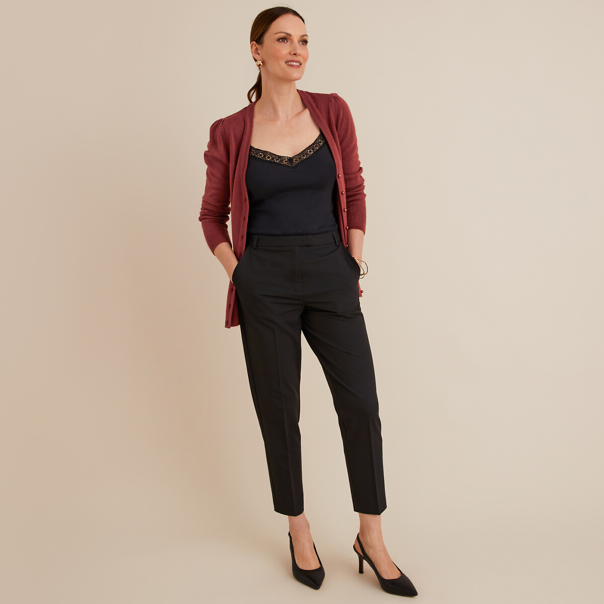 ANNE WEYBURN<br>Regata com decote em V e alças finas