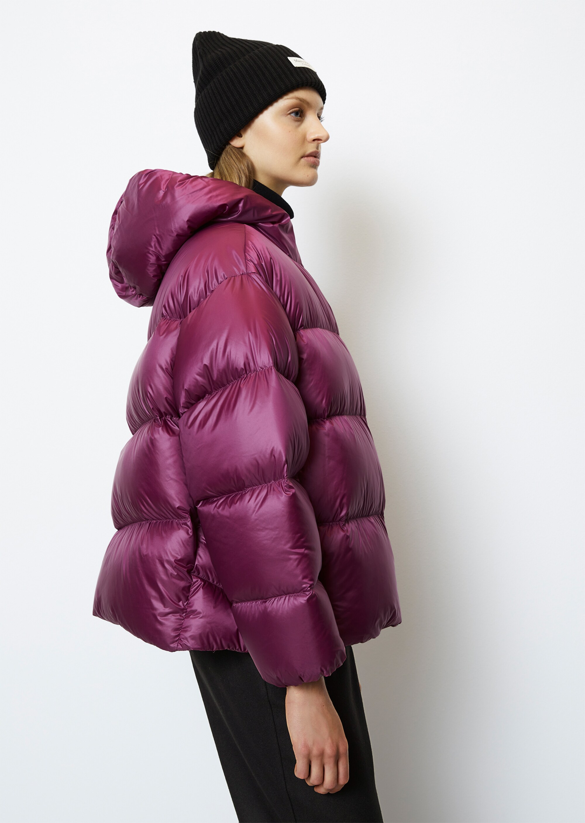 Daunenjacke relaxed aus recyceltem Shiny-Nylon