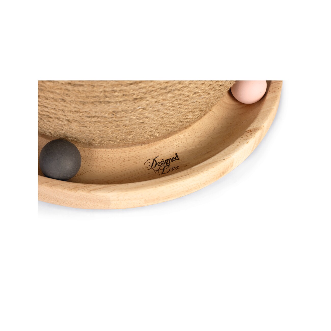 Designed by Lotte DBL Kratz- und Spielball Holz