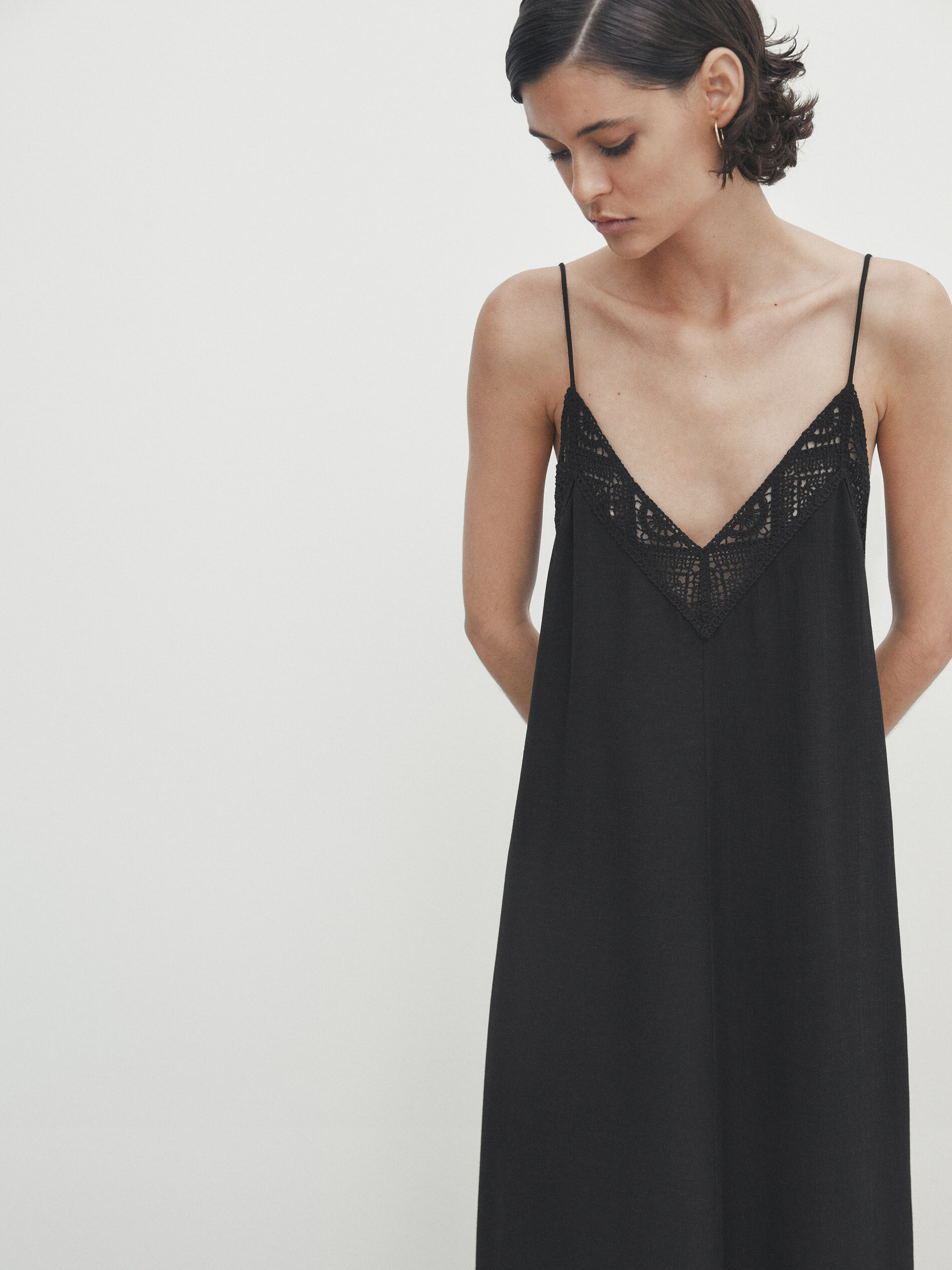 Vestido lencero com detalhe de crochê - NEGRO
