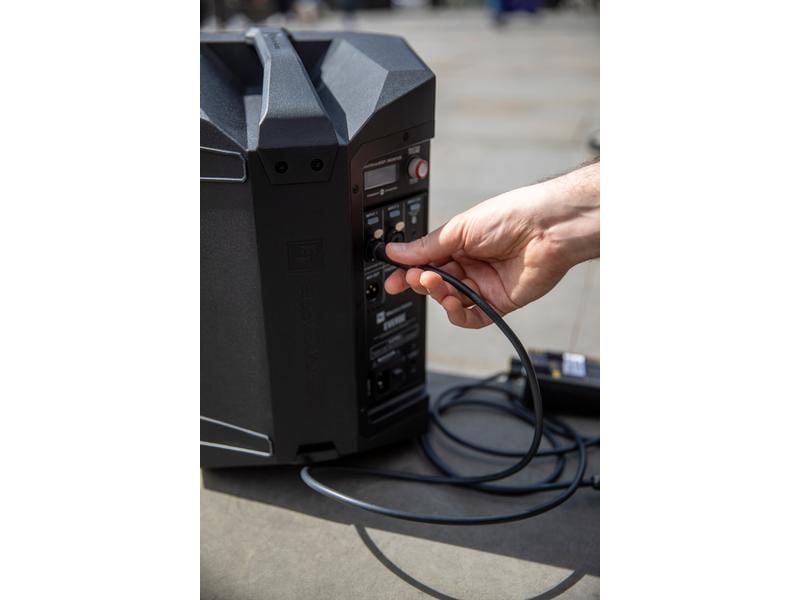 Electro-Voice Lautsprecher Everse 8 – Schwarz Akkubetriebener PA-Lautsprecher mit Bluetooth-Konnektivität