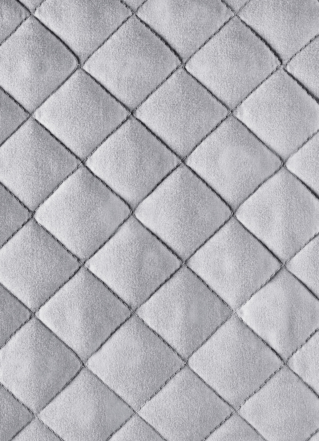 Stuhlhusse mit Taschen und Bandeinfassung
