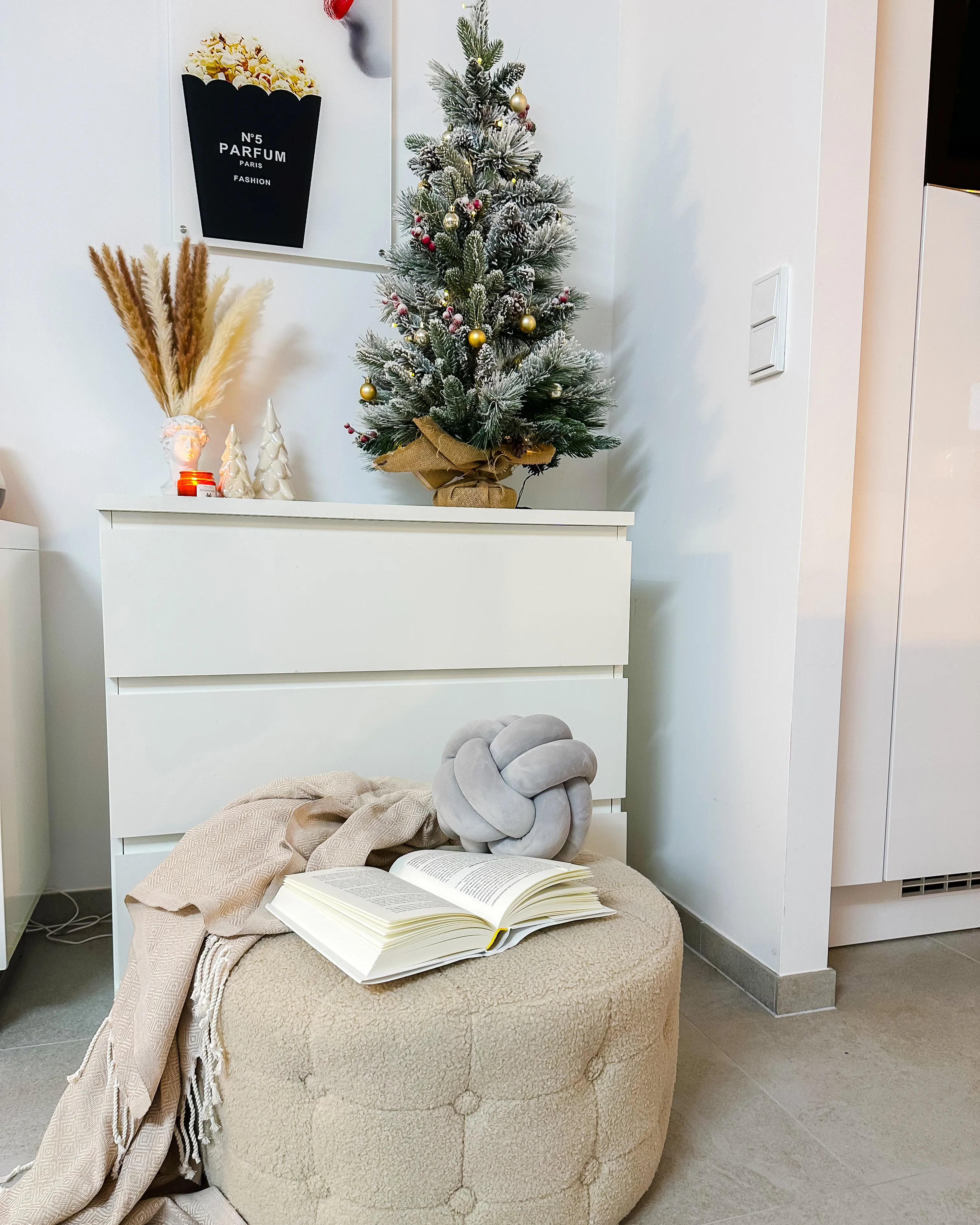 Besneeuwde kunstkerstboom LED MALIGNE 90 cm Wit