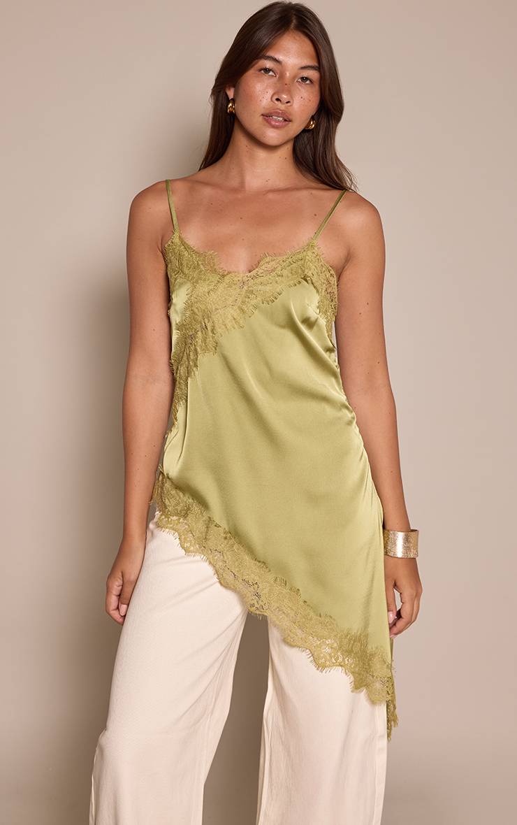 Vert Olive Haut Long Asymétrique En Satin Avec Détails En Dentelle