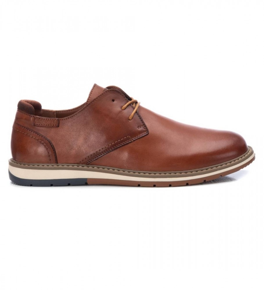 Sapatos de couro Carmela 161113 cor camelo