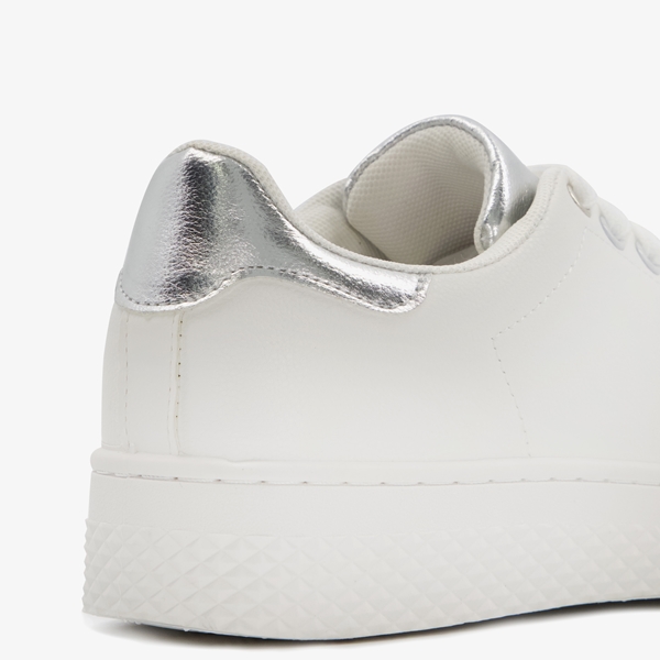 Blue Box dames sneakers met metallic details