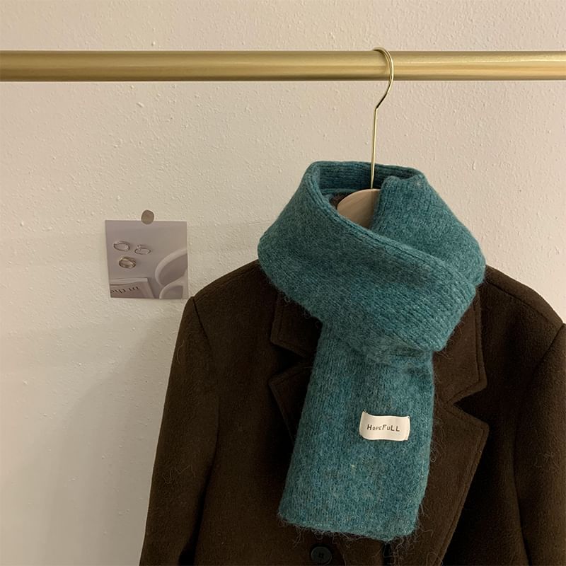 Pompabee - Mohair sjaal met letters en applicaties