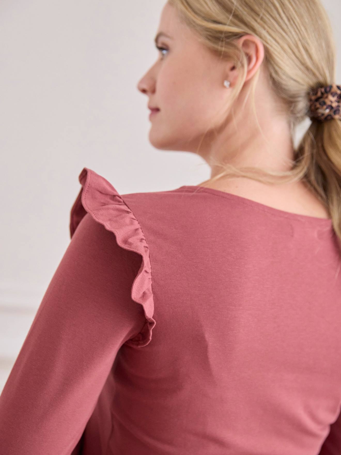 Blusa estilo camiseta para gestantes e lactantes em argila
