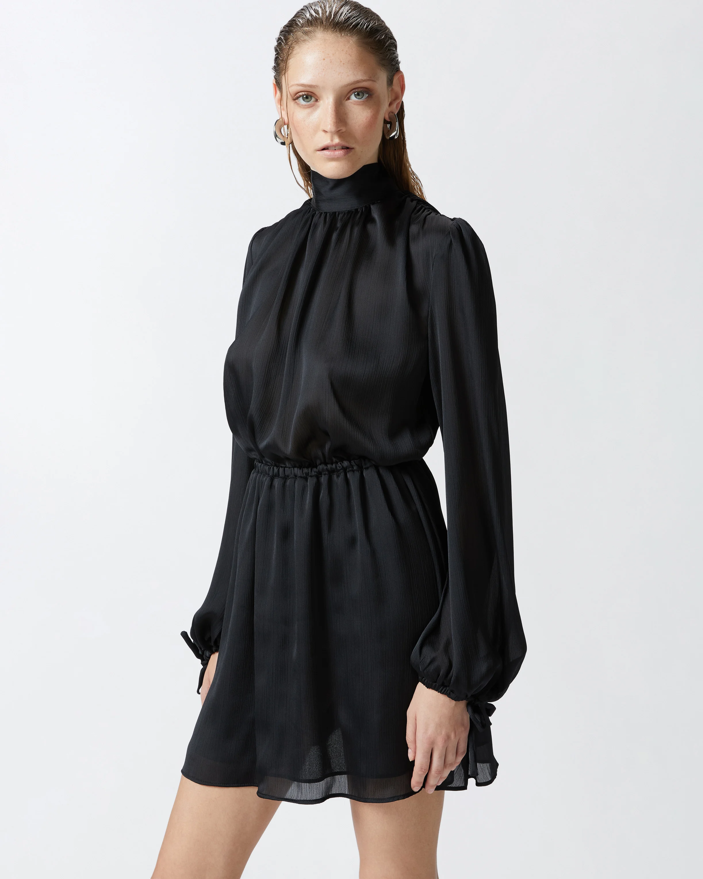 Mini-robe dos nu ondulée | Noir