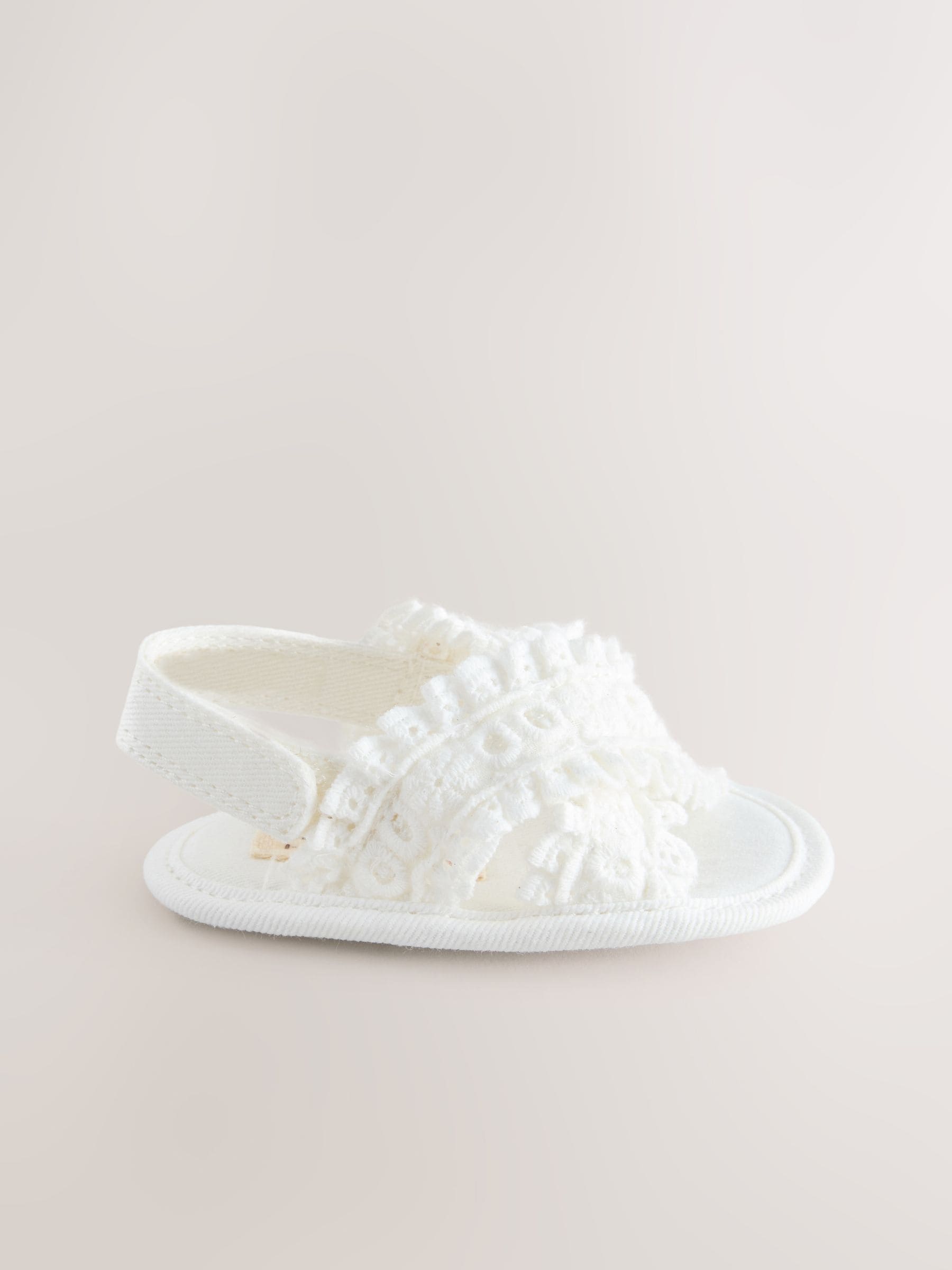 Wit broderie - Babysandalen (0-24 mnd)