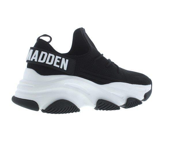 Steve Madden Protege e Sneakers.