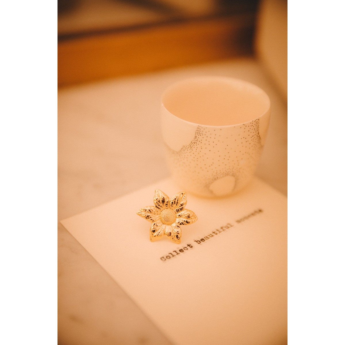 maxi bague fleur doré à l'or fin - HESPÉRIS