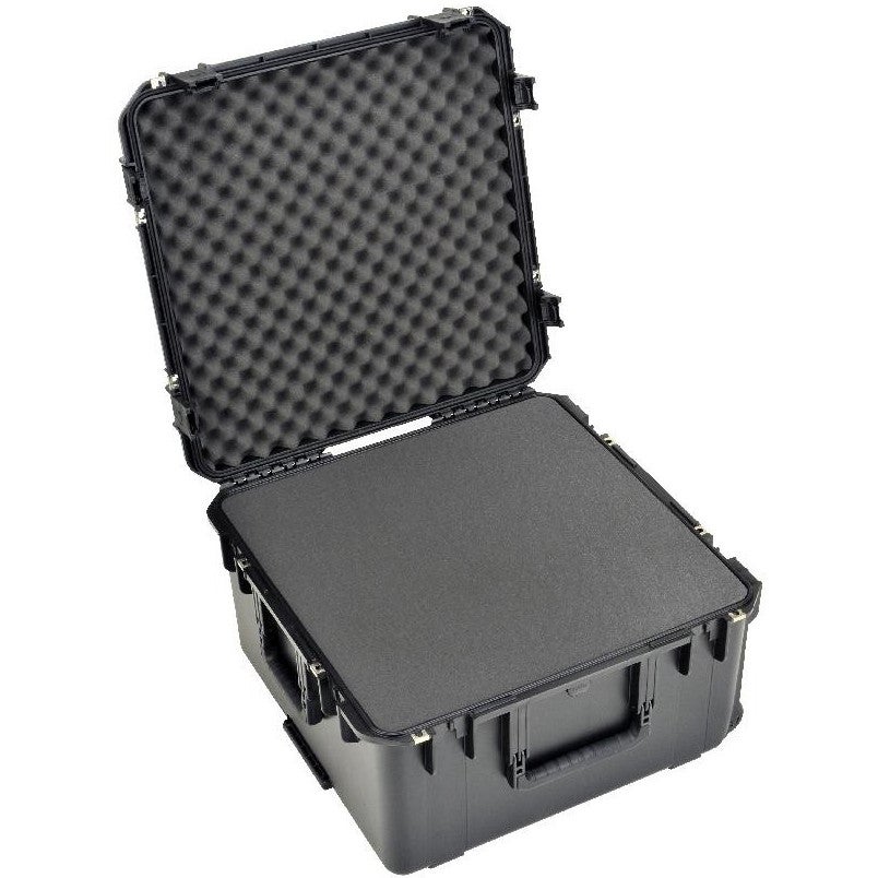 SKB 3i-2217-12B-C waterdichte koffer met wielen 559x432x324 mm met schuim