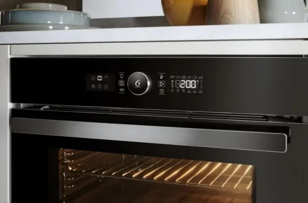 Whirlpool AKZ 6230 NB - Ovn - til indbygning - niche - bredde: 56 cm - dybde: 55 cm - højde: 60 cm - med selv-rengøring - Klasse A  - sort