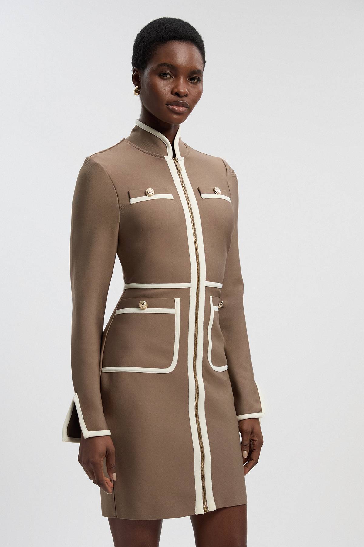 KarenMillen Robe Mini Militaire Moulante en Maille Bandage avec Détail de Passepoil