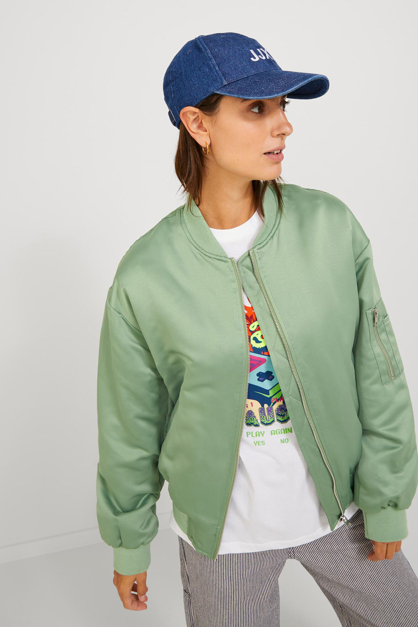 jaqueta bomber de cetim