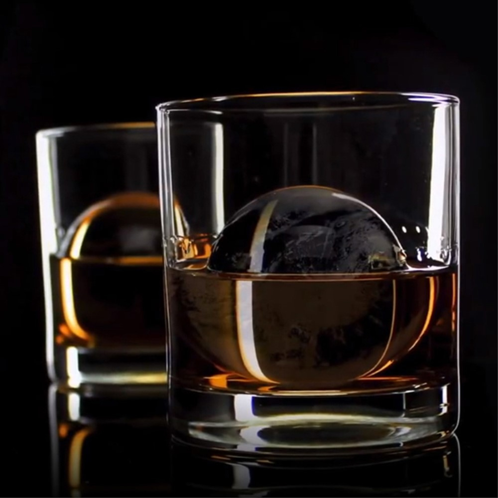 (4-fach) 3D Kunststoff Eiswürfel Form DIY Ice Cube Tray mit Deckel für Cocktails / Whisky / Softgetränke - Mit Früchten Befüllbar