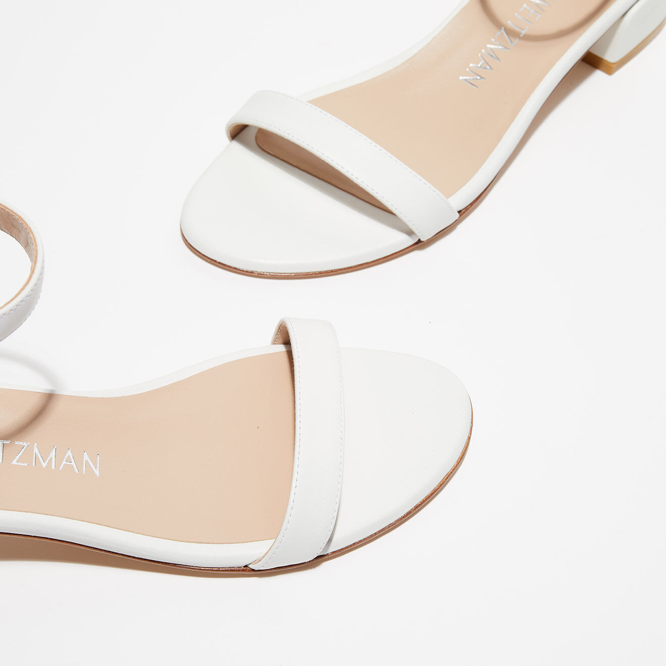 Stuart Weitzman Sandales en Cuir Nudistjune blanches