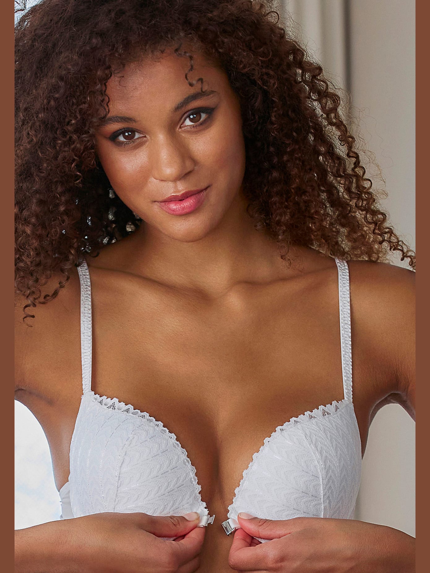 Soutien-gorge push-up féminin avec armatures et coussinets amovibles