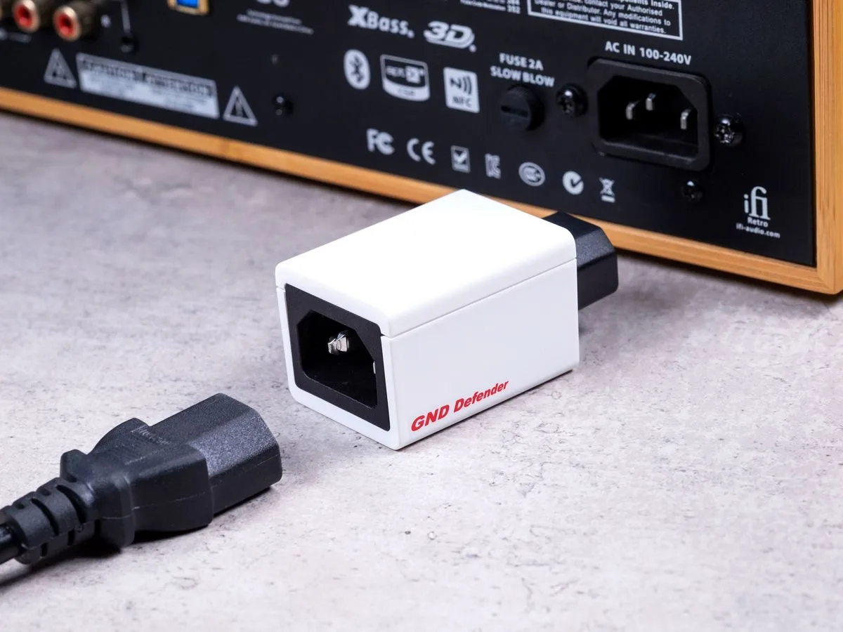 iFi Audio GND Defender Conditionneurs secteur