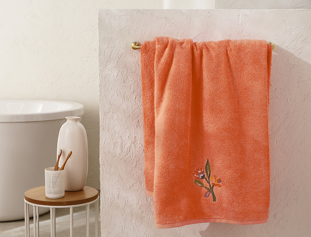 Drap de bain brodé-En promenade