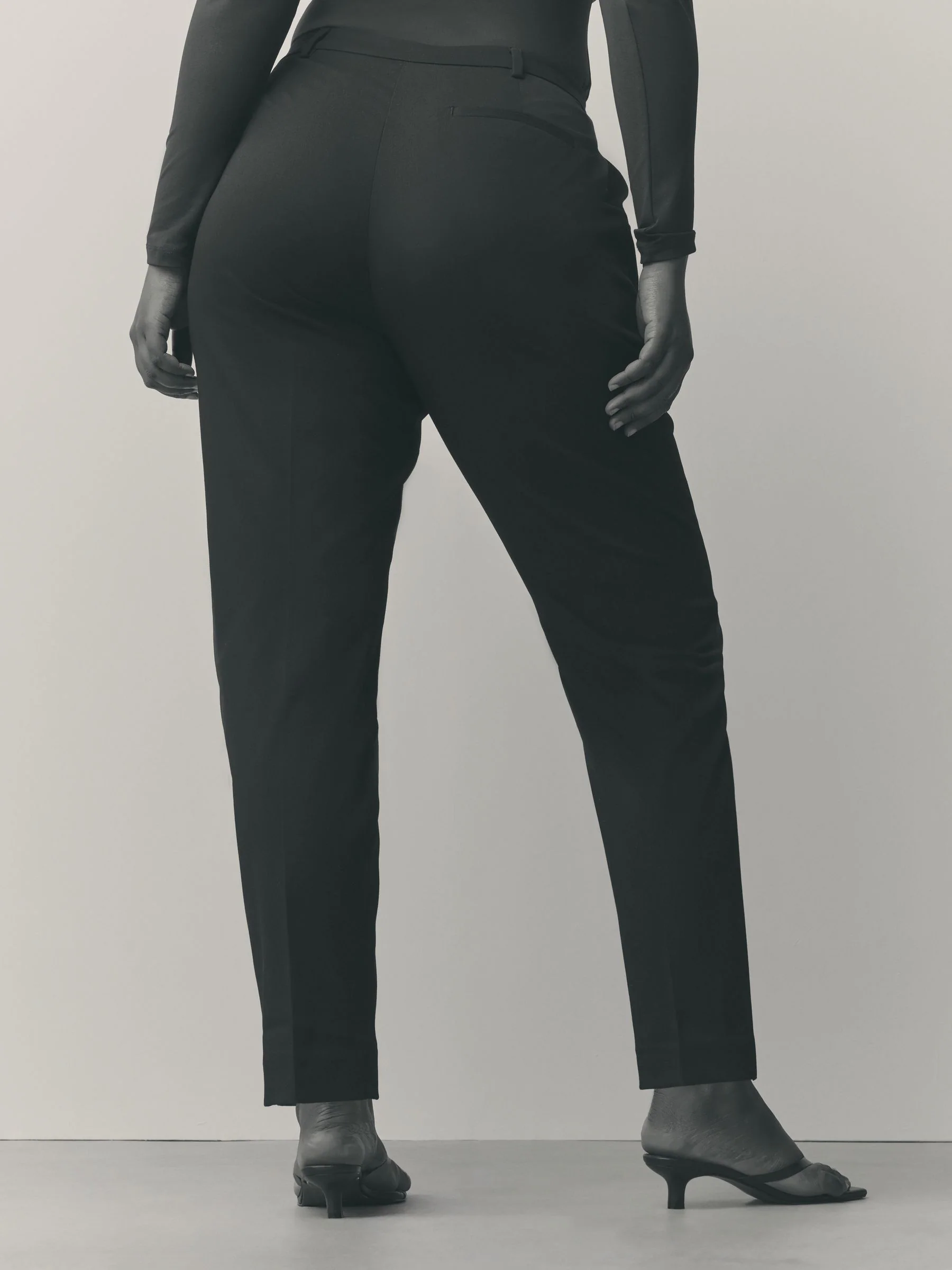 Zwart - Op maat slim-fit broek in zandlopermodel
