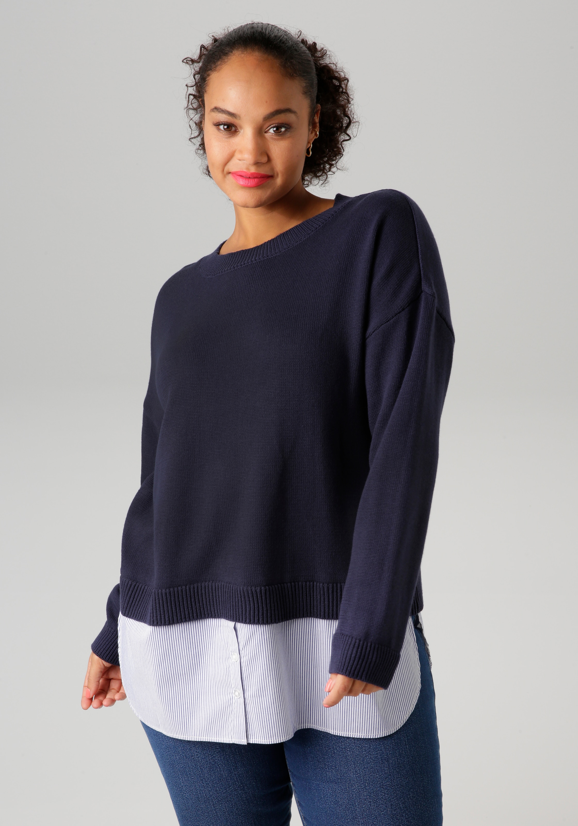 Aniston PLUS Strickpullover , mit gestreiftem Bluseneinsatz am Saum