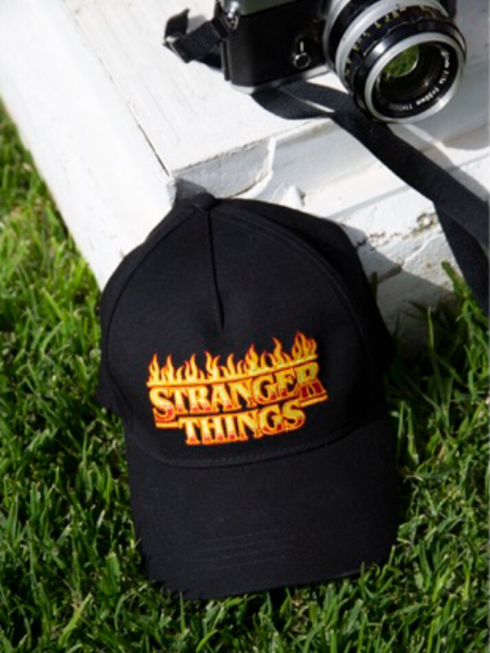 Boné Stranger Things da Netflix - Preto