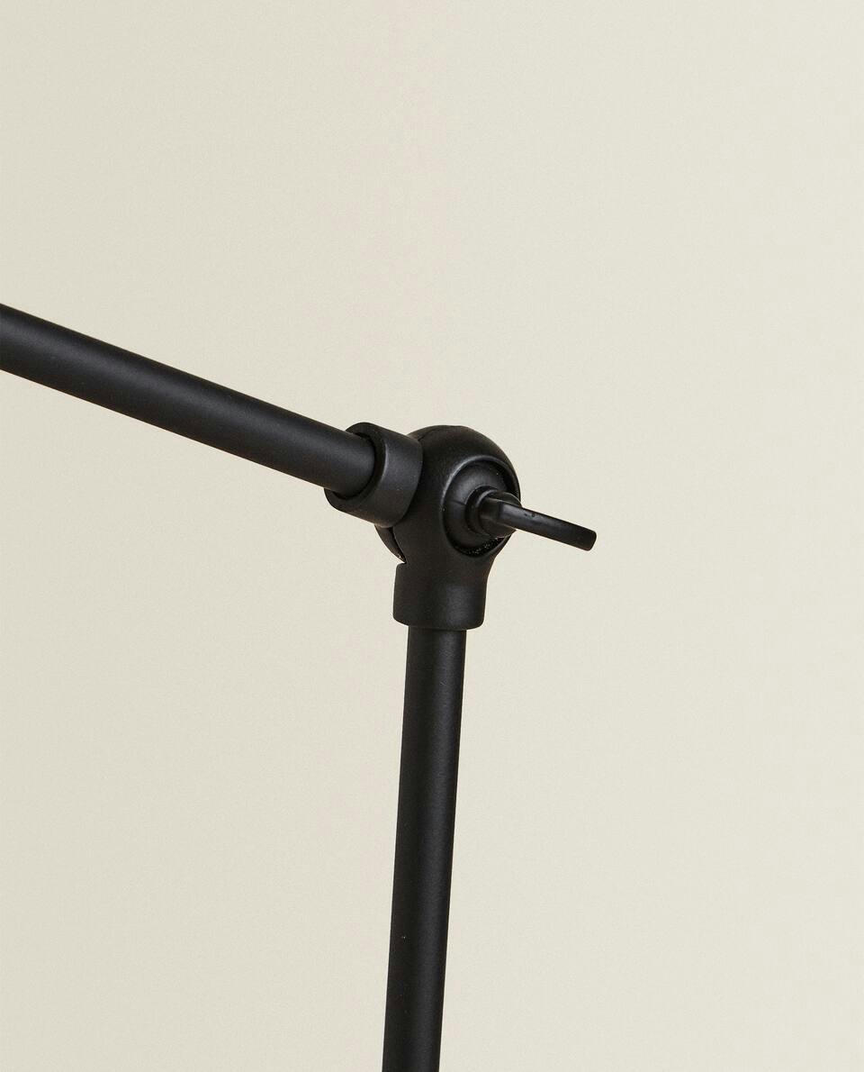 LUMINÁRIA DE MESA DE METAL COM LED