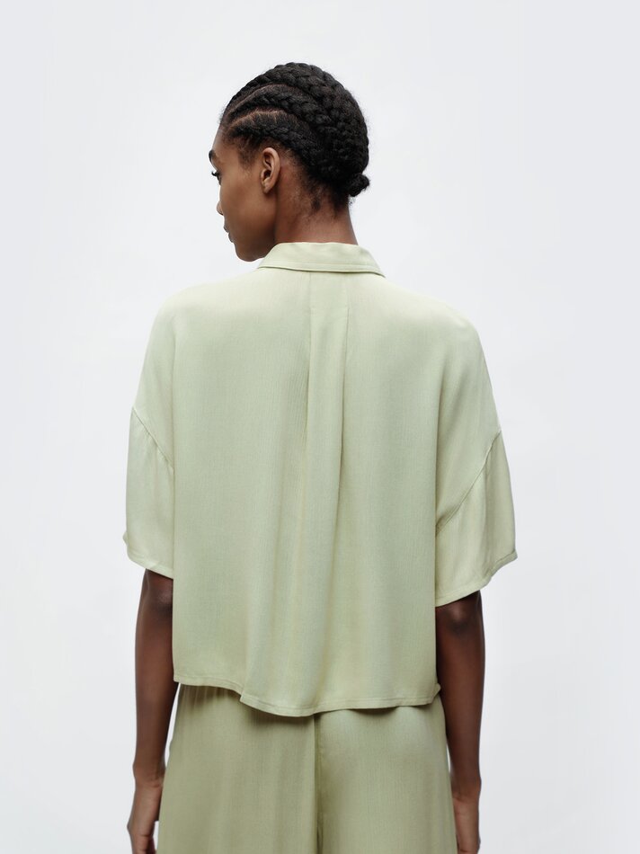 Camisa chambray cropped de manga curta - Verde Claro