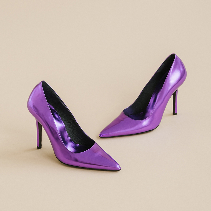 Escarpins à bouts pointus et talons  en cuir metallisé violet