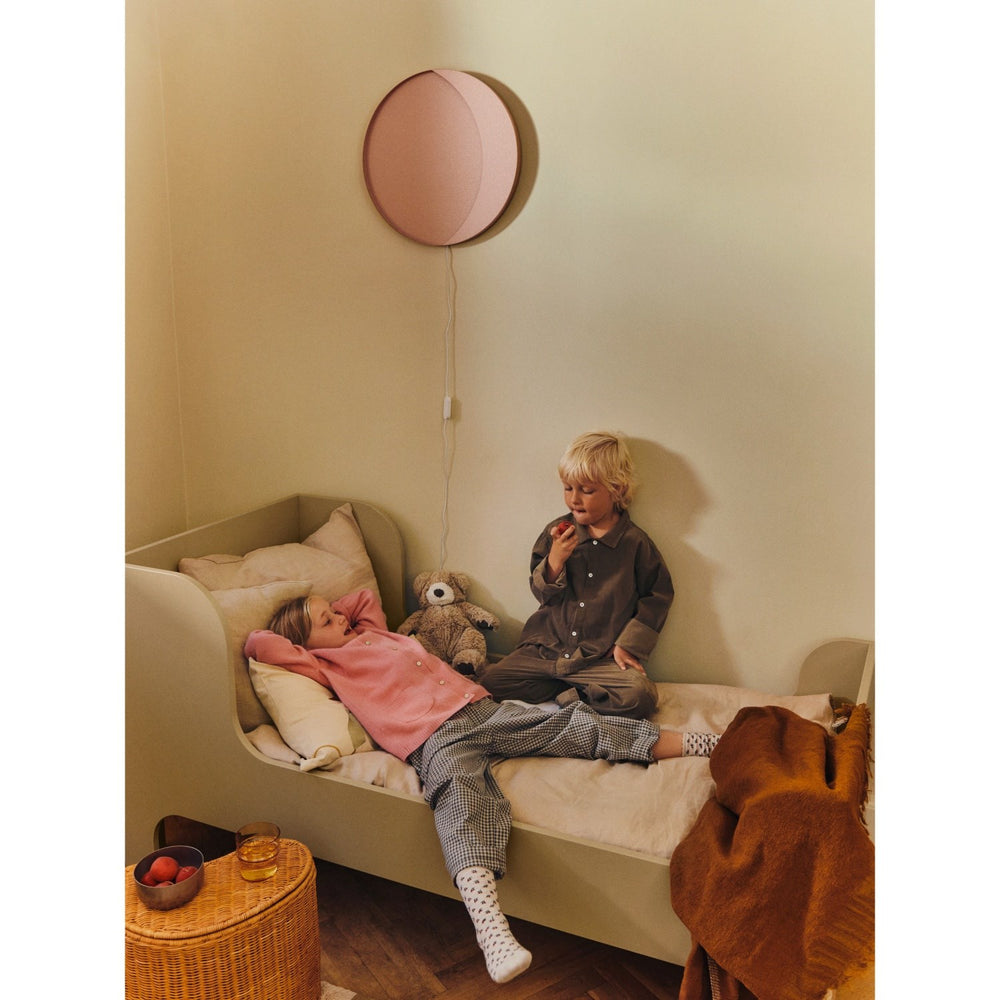 Køb Ferm Living Rose Neba Wall Lampe