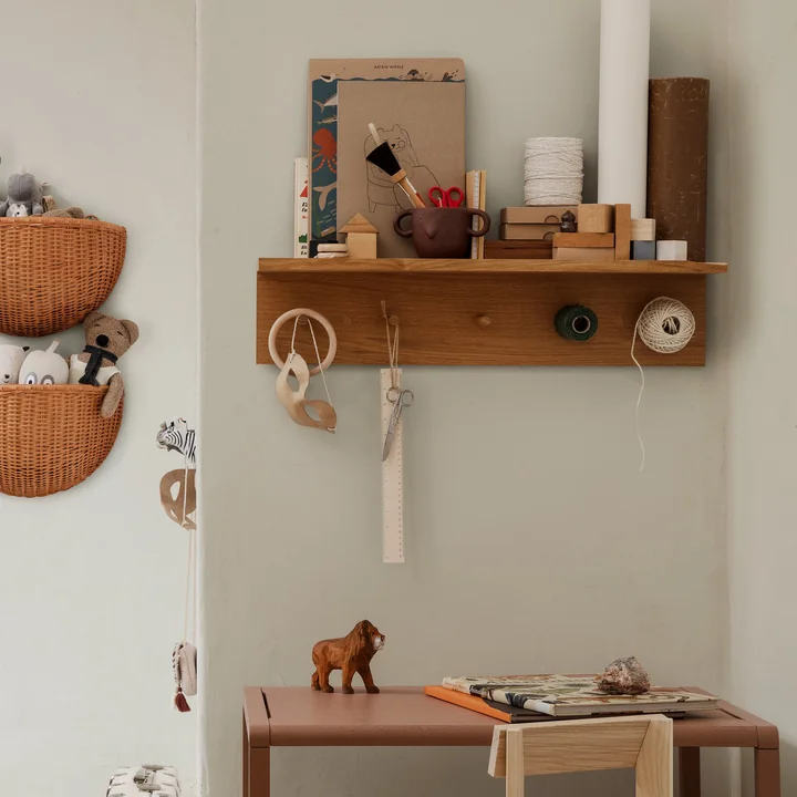 Ferm Living - Place Wandregal mit 7 Haken, L 105 cm, Eiche