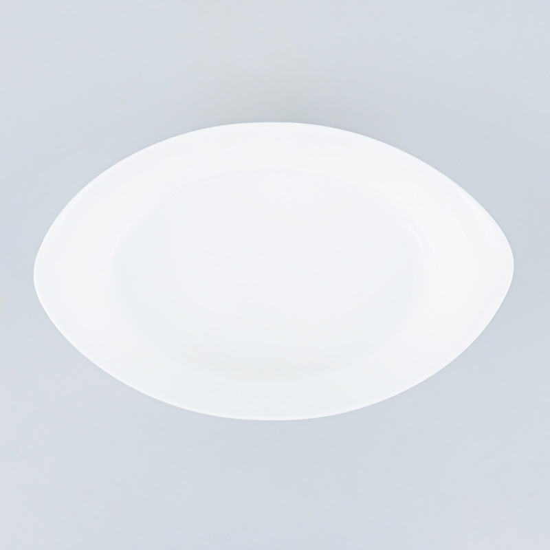Plat ovale blanc