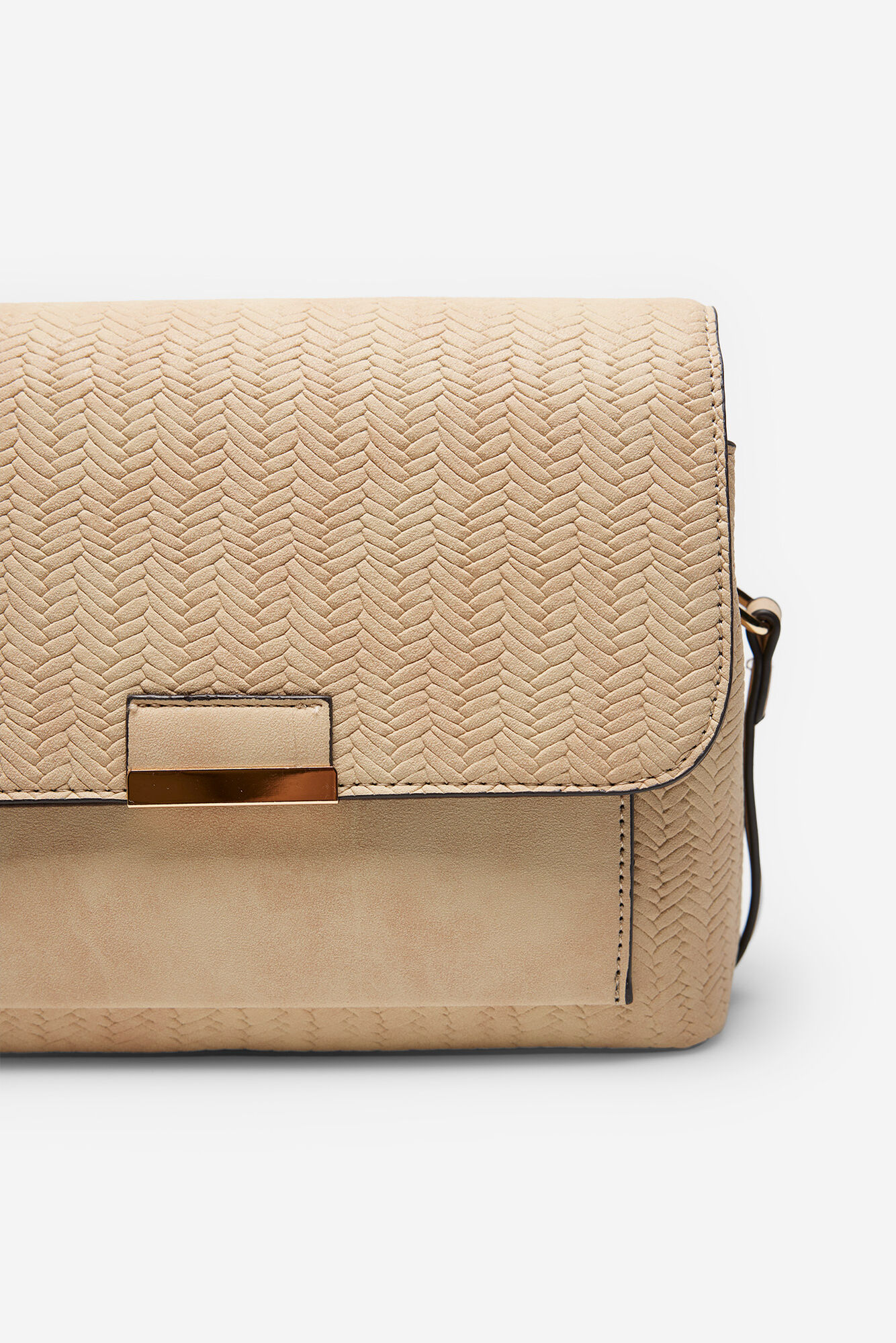 Bolsa transversal texturizada