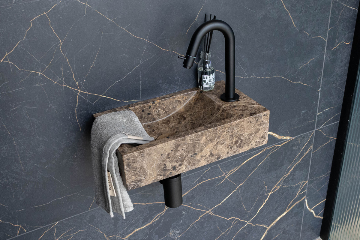 Saniclear Dark Emperador fonteinset met gebogen kraan in mat zwart