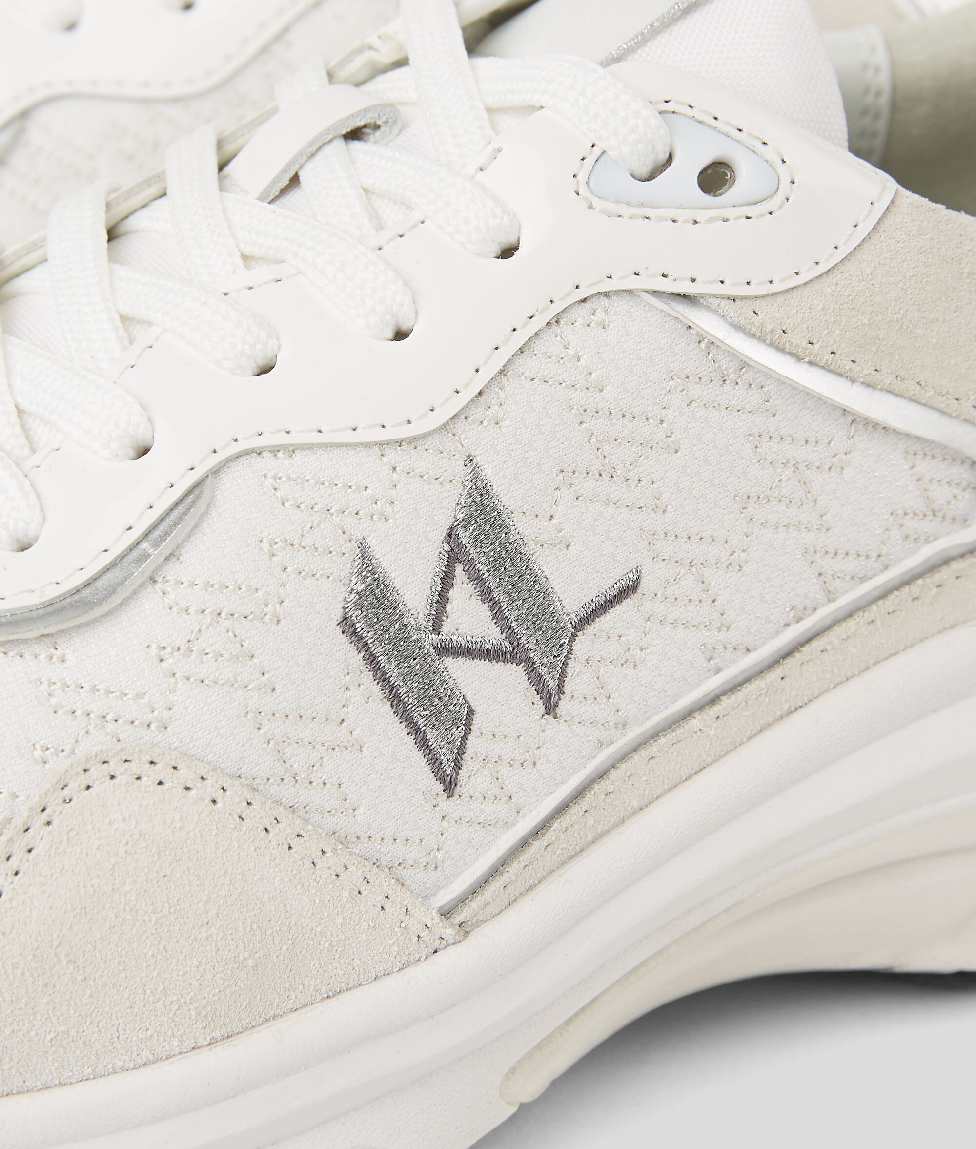 Baskets Lux Finesse Monogram