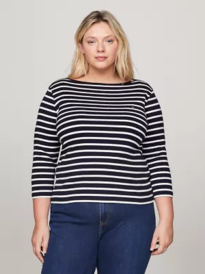 Camiseta Slim Fit com Decote Canoa Curvo