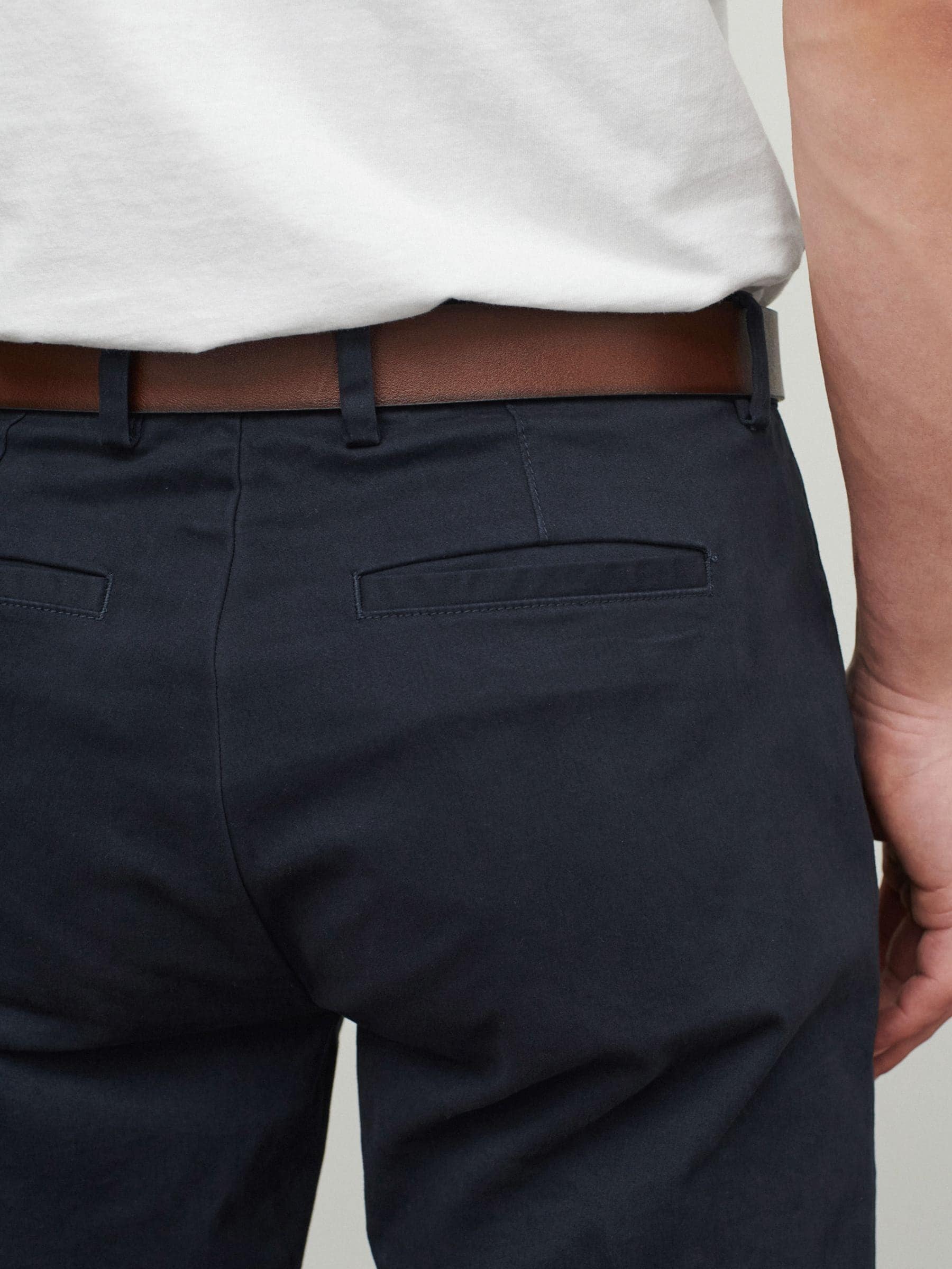 Donkerblauw - Straight fit - Zachte chino met riem