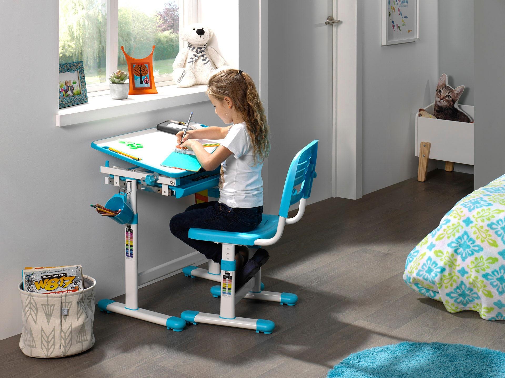 Vipack Kinderschreibtisch »Comfortline, mit Höhenverstellung inkl. Taschen- u. Becherhalter« Set, B/H/T ca. 70x54-76x47,4cm, verschiedene Farben, mit Griffelschublade,  inkl. Stuhl und verstellbarer Schreibplatte, praktische Funktionen