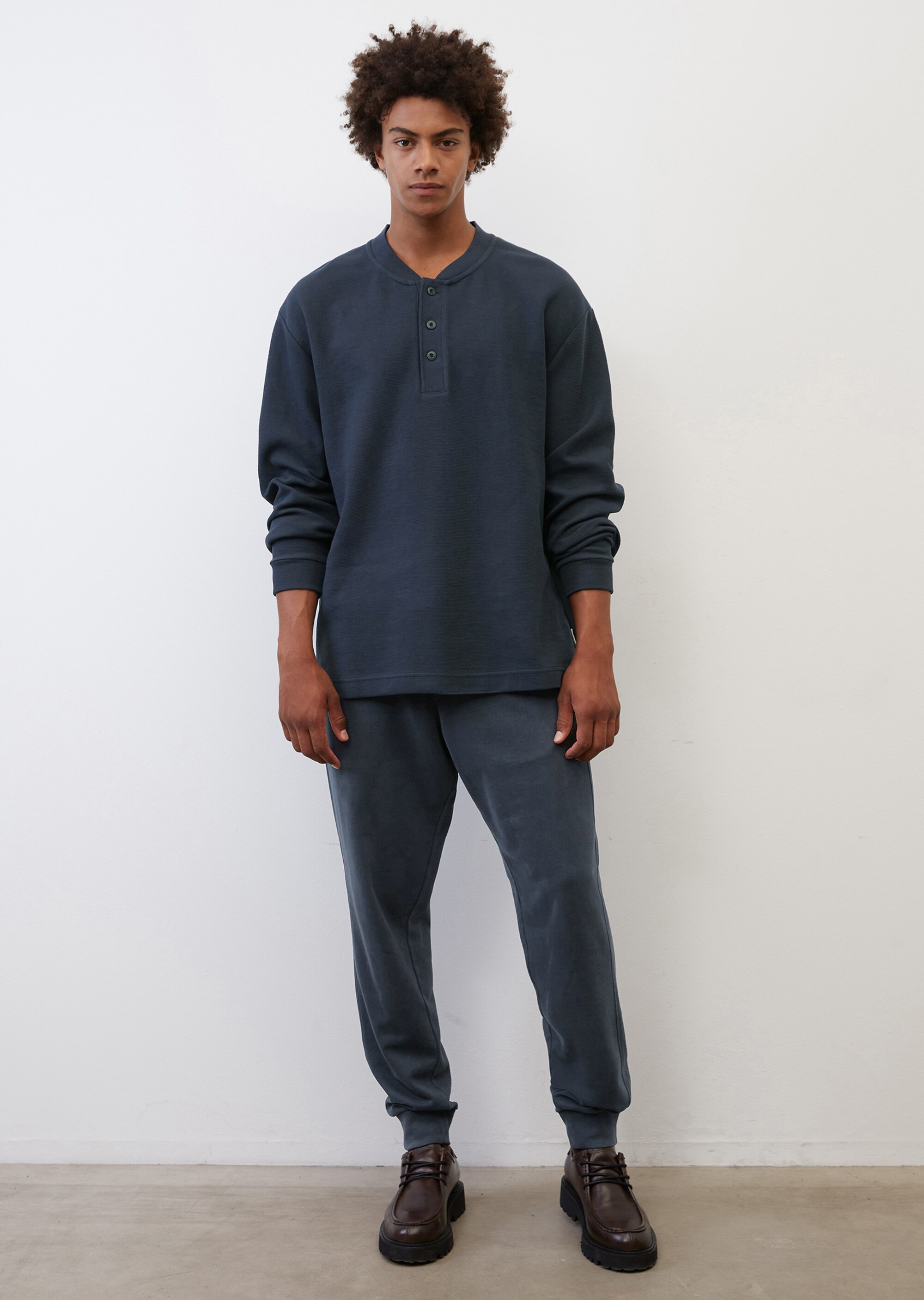 Langarm-Serafino relaxed aus Micro-Waffle-Structured-Jersey